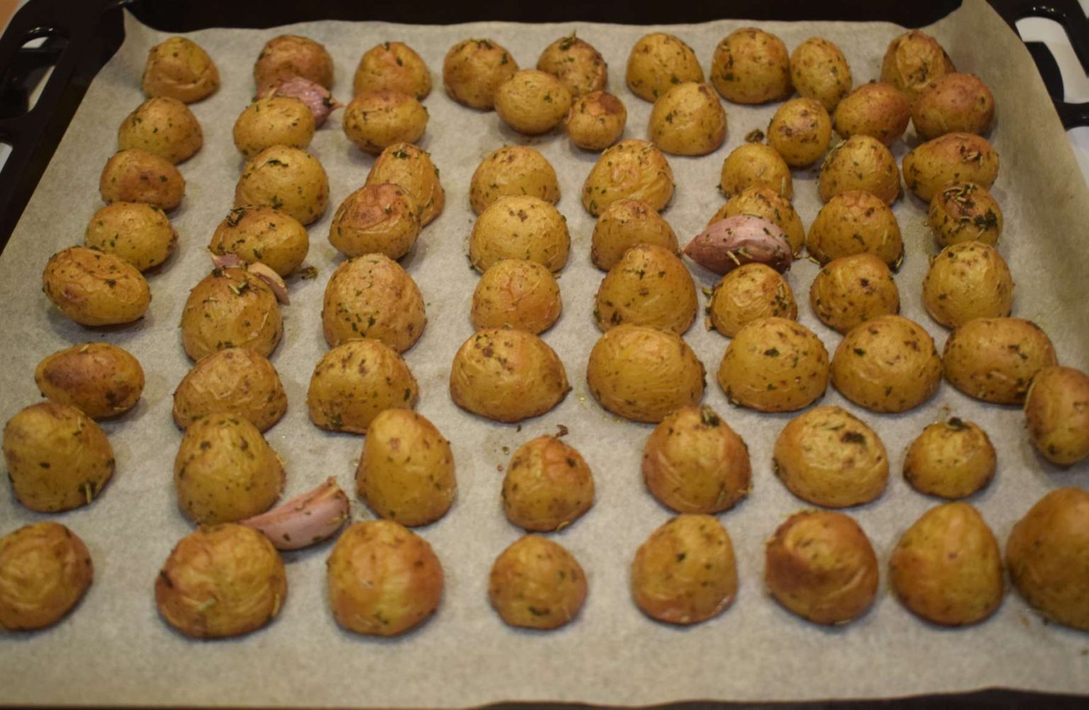 Roasted new potato recipe Roasted baby potatoes Roasted baby