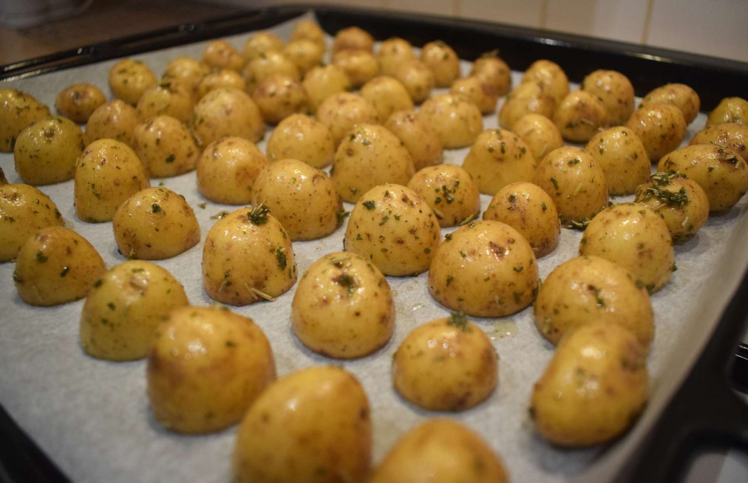 Roasted new potato recipe Roasted baby potatoes Roasted baby