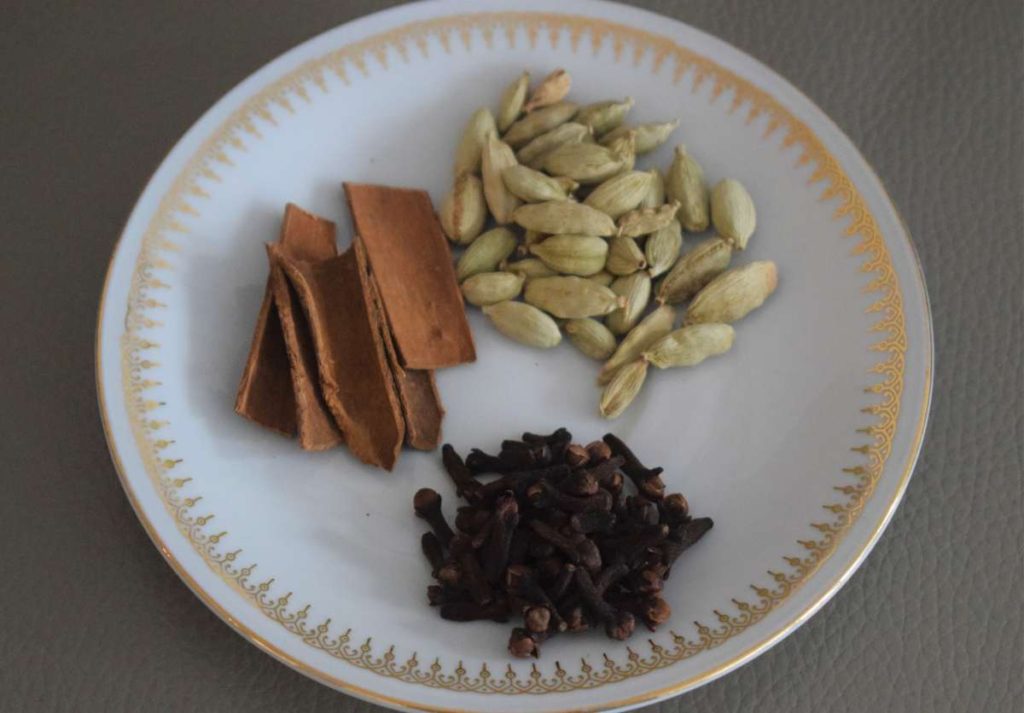 Bengali garam masala recipe Gorom moshola Bengali garam masala