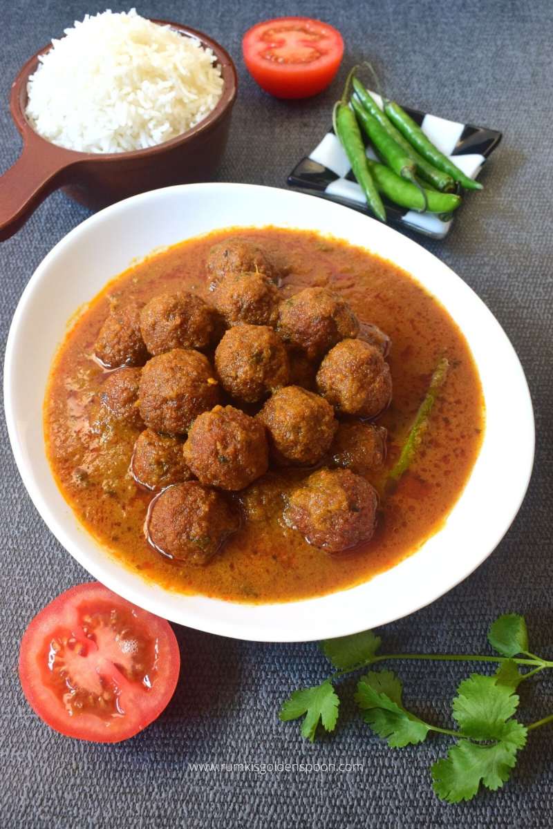 chital macher recipe, chitol fish recipe, chital macher recipe bangla, macher kofta curry, macher kofta curry recipe, chital macher kofta curry, rui macher kofta curry, chitol macher recipe, chitol maach recipe, chitol macher kofta recipe, chitol fish kofta recipe, bengali recipe macher kofta, macher kofta bengali recipe, how to make macher kofta curry, how to make chitol macher kofta curry, recipe for chital macher muitha, bengali fish curry, bengali fish curry recipe, recipe for bengali fish curry, Bengali recipe fish, Bengali recipes fish, Bengali recipe for fish, Bengali recipe of fish, Bengali fish recipe, macher jhol, bengali fish curry recipe, fish curry recipe, fish curries, bengali recipes, bengali food, traditional bengali food, Rumki's Golden Spoon