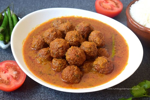 chital macher recipe, chitol fish recipe, chital macher recipe bangla, macher kofta curry, macher kofta curry recipe, chital macher kofta curry, rui macher kofta curry, chitol macher recipe, chitol maach recipe, chitol macher kofta recipe, chitol fish kofta recipe, bengali recipe macher kofta, macher kofta bengali recipe, how to make macher kofta curry, how to make chitol macher kofta curry, recipe for chital macher muitha, bengali fish curry, bengali fish curry recipe, recipe for bengali fish curry, Bengali recipe fish, Bengali recipes fish, Bengali recipe for fish, Bengali recipe of fish, Bengali fish recipe, macher jhol, bengali fish curry recipe, fish curry recipe, fish curries, bengali recipes, bengali food, traditional bengali food, Rumki's Golden Spoon