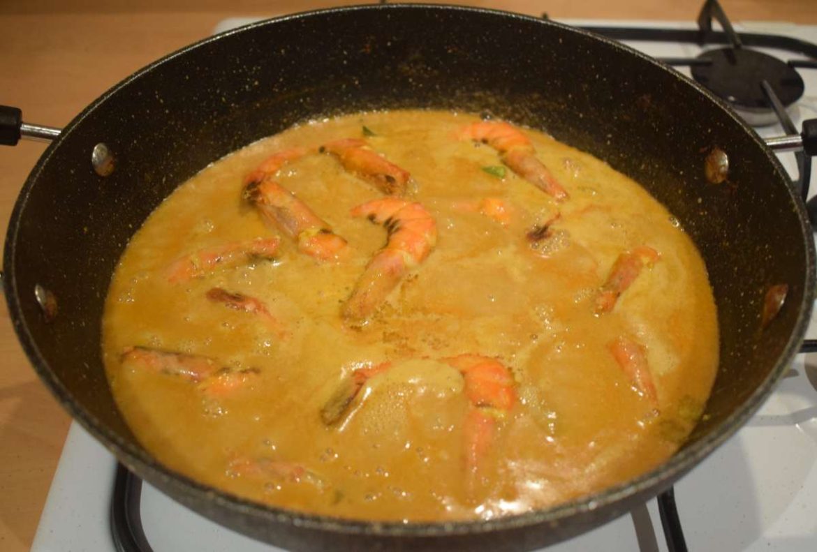 Chingri macher malai curry | Chingri malai curry | Prawn malai curry ...