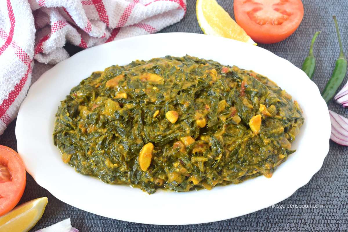 Palak nu shaak | Palak ni bhaji | Gujarati spinach curry - Rumki's ...