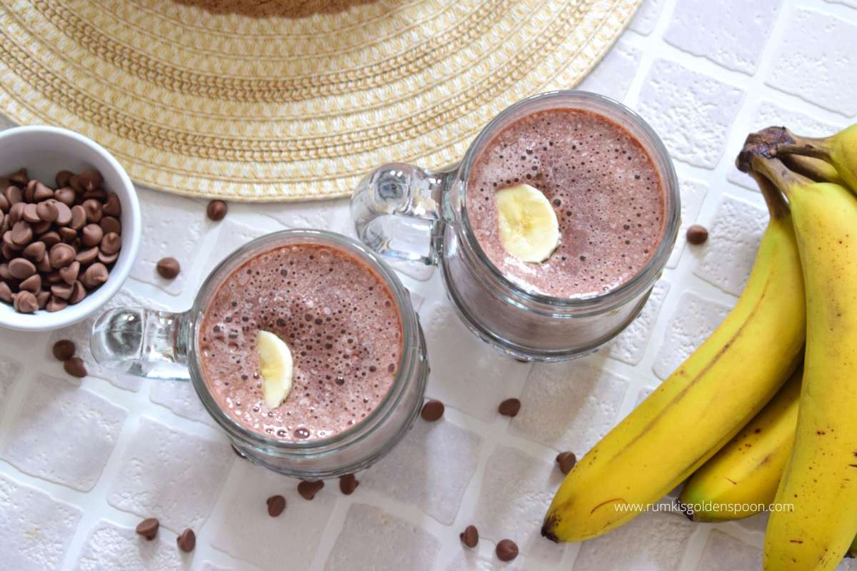Healthy chocolate banana smoothie | Chocolate banana smoothies - Rumki's  Golden Spoon
