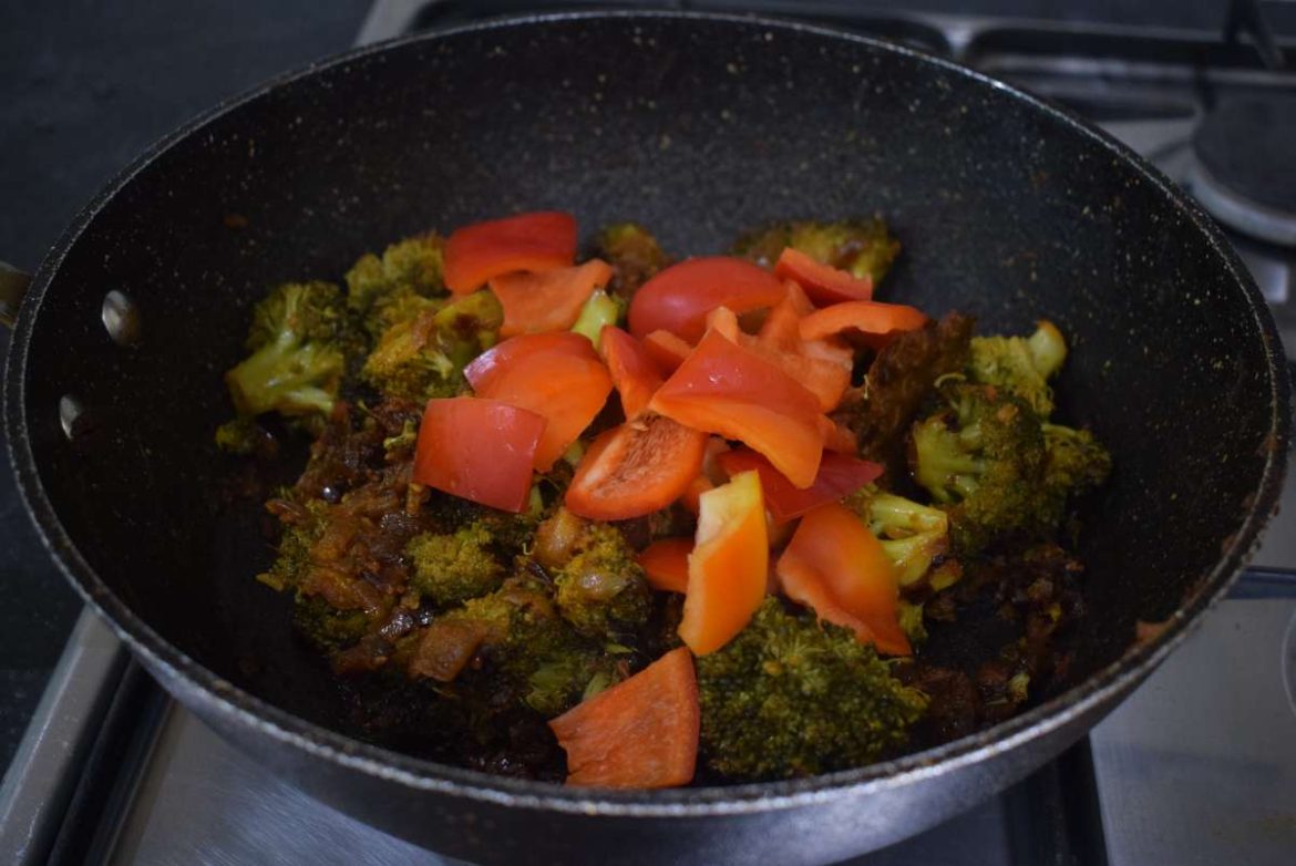 Kadai broccoli Broccoli Indian recipes Broccoli Indian curry