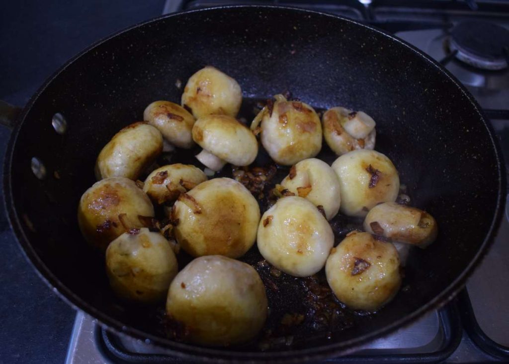 Sauteed mushrooms with garlic | Garlic mushroom | How to make garlic