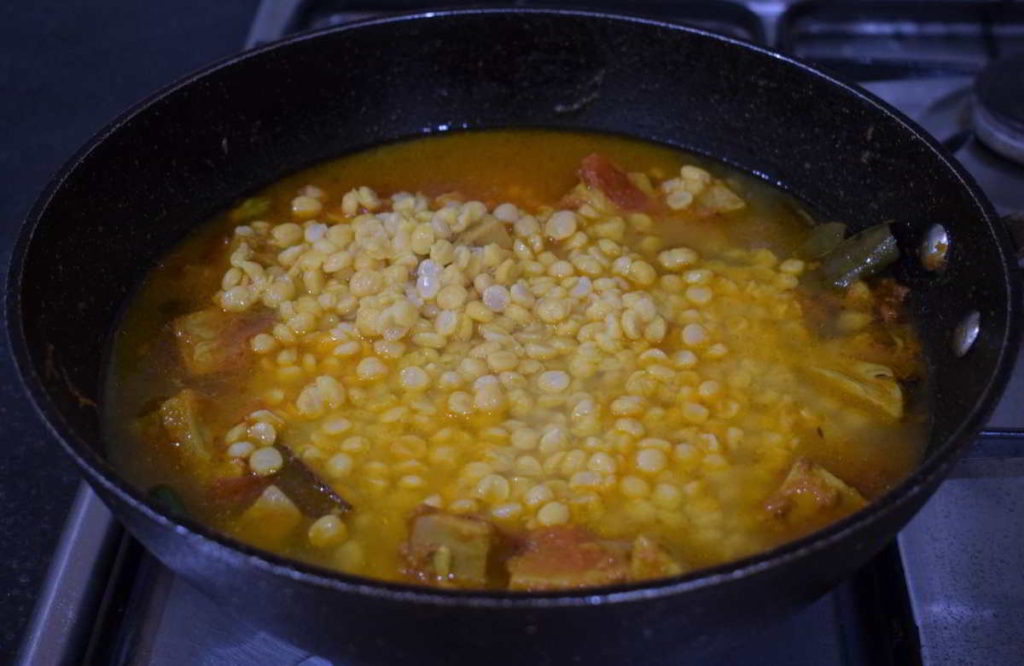 Echor diye cholar dal | Cholar dal er recipe - Rumki's Golden Spoon