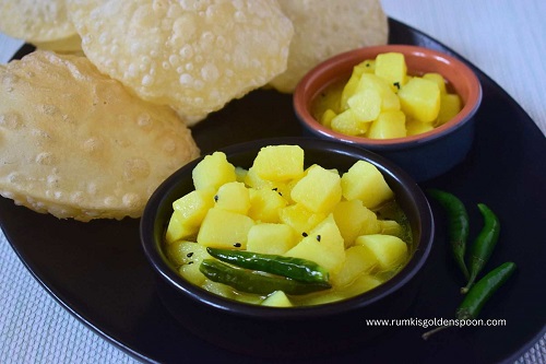 sada aloo tarkari, sada aloo chorchori, sada aloo recipe, aloo chorchori recipe in Bengali, Bengali aloo chorchori, how to make sada aloo tarkari, sada aloor chorchori, Bengali recipe, Bengali recipes, Bengali food, vegetarian recipes of India, vegetarian recipes in India, Bengali food recipes, recipes of Bengali food, homemade Bengali food, traditional Bengali food, Bengali recipes veg, niramish recipe, Bengali traditional food, traditional food of Bengali, Bengali veg recipe, Bengali veg recipes, Bengali vegetable recipe, Bengali vegetarian recipe, without onion garlic recipe, no onion no garlic recipe, Rumki's Golden Spoon