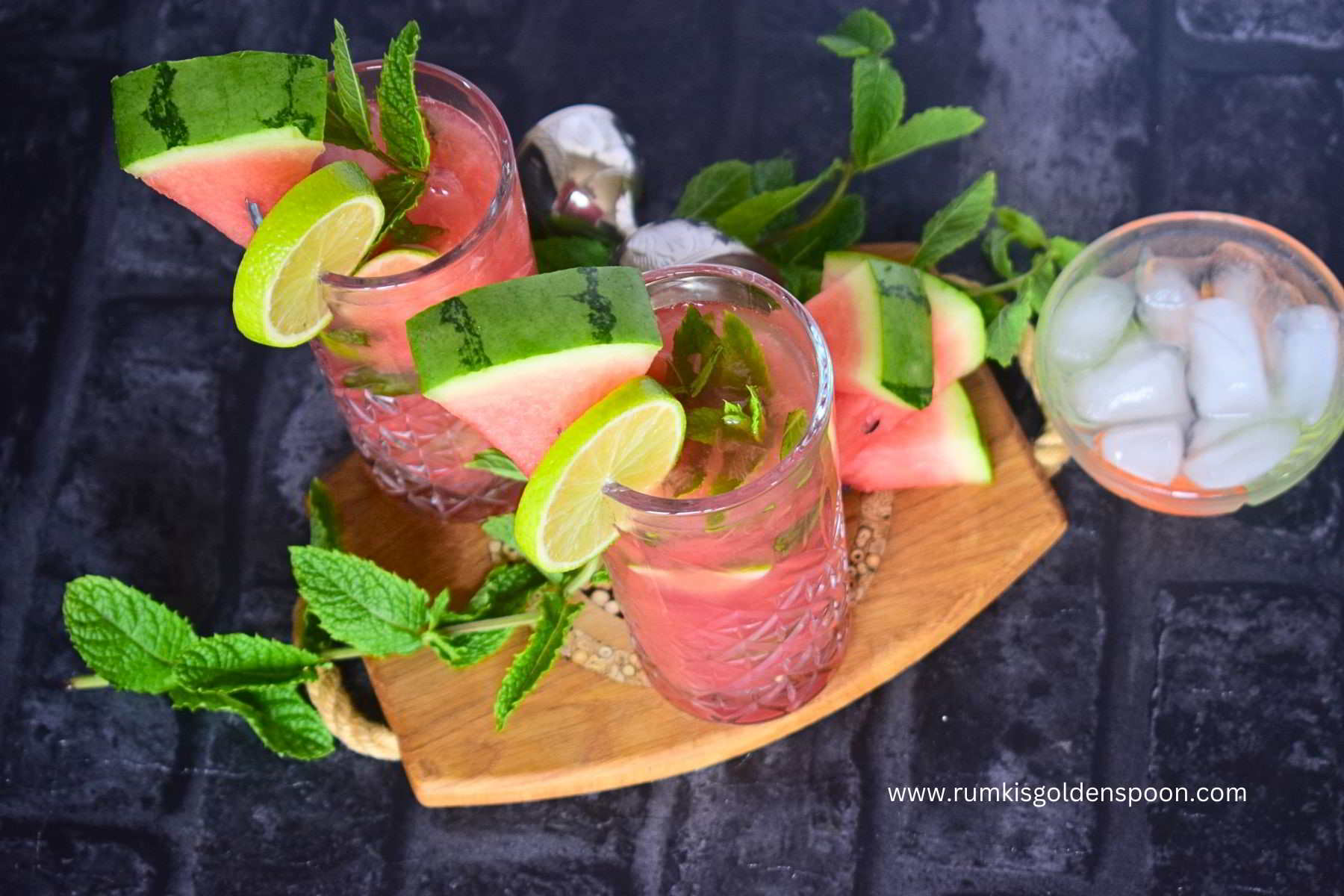 watermelon mojito, watermelon mojitos, watermelon mojito recipe, mojito recipe non-alcoholic, watermelon mojito mocktail, watermelon mint mojito, how to make watermelon mojito, watermelon mojito without alcohol, watermelon refreshing drink, watermelon mint mojito recipe, Rumki's Golden Spoon